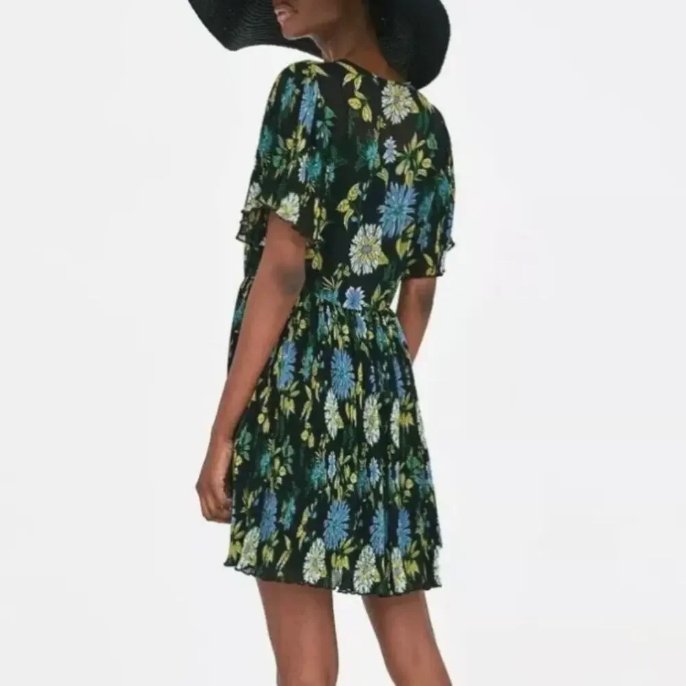 Zara Floral Pleated Dress Size XS - Picture 3 of 10
